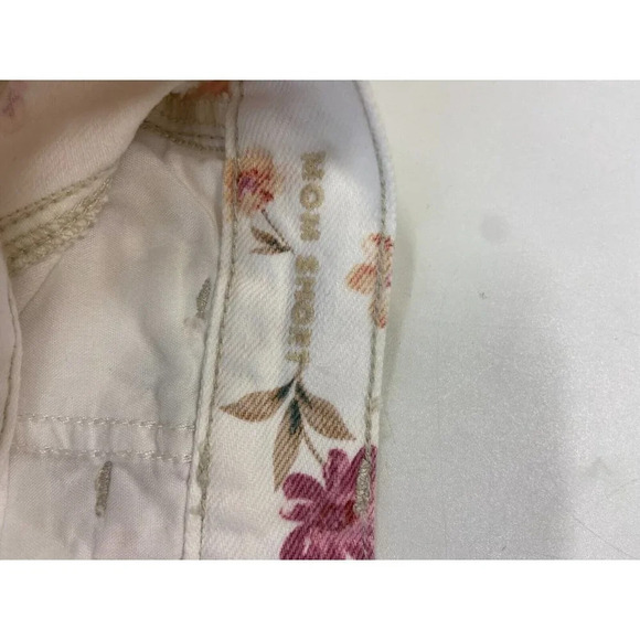 American Eagle Women's Mom Short Floral Mid Rise Denim Cuffed Shorts Size 00 NWT - Picture 7 of 13